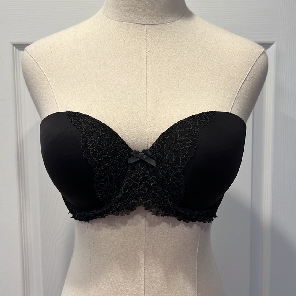 Victoria’s Secret black Dream Angela bra